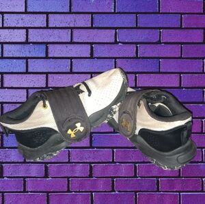 Boys Under armor basketball shoes